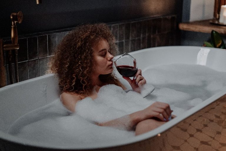 smRedWineBubbleBath