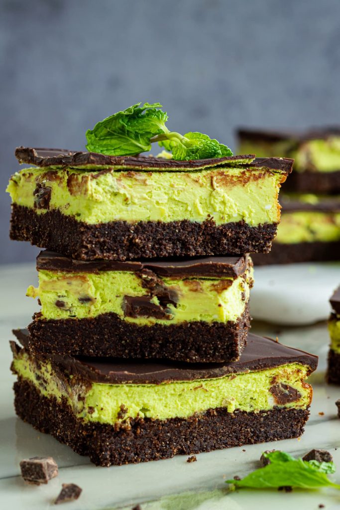 Mint-Chocolate-Cheesecake-Bars